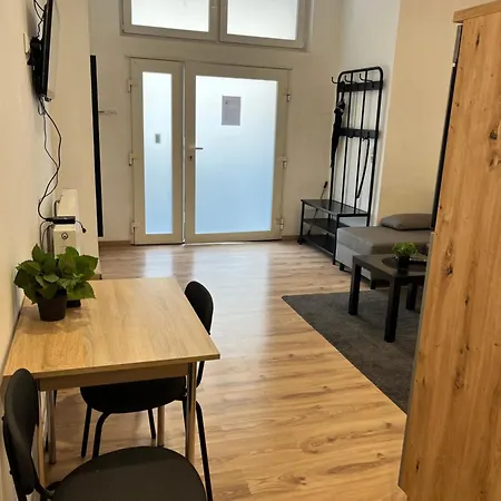 Apartmán 10b 40qm Wi-fi Free Parking Calm Back House
