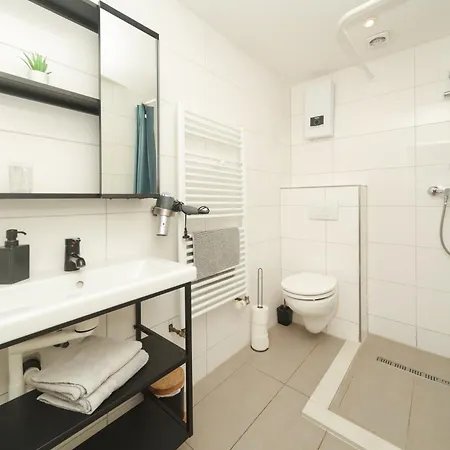10b 40qm Wi-fi Free Parking Calm Back House Apartmán *