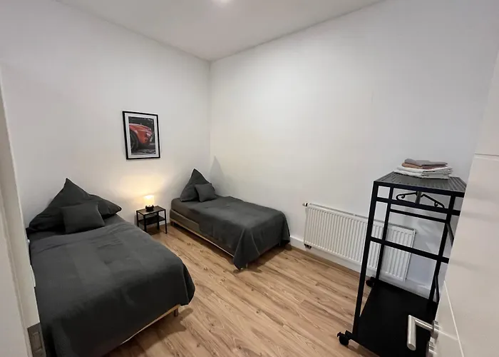 10b 40qm Wi-fi Free Parking Calm Back House Appartement